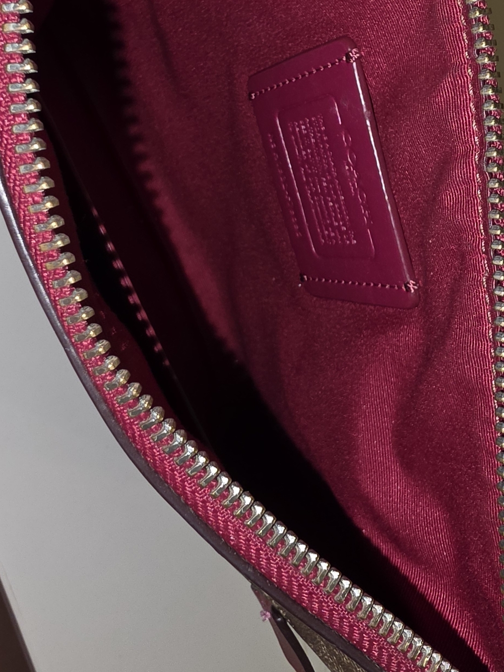 Coach Pouch In Signature Canvas - Picture 4 of 6